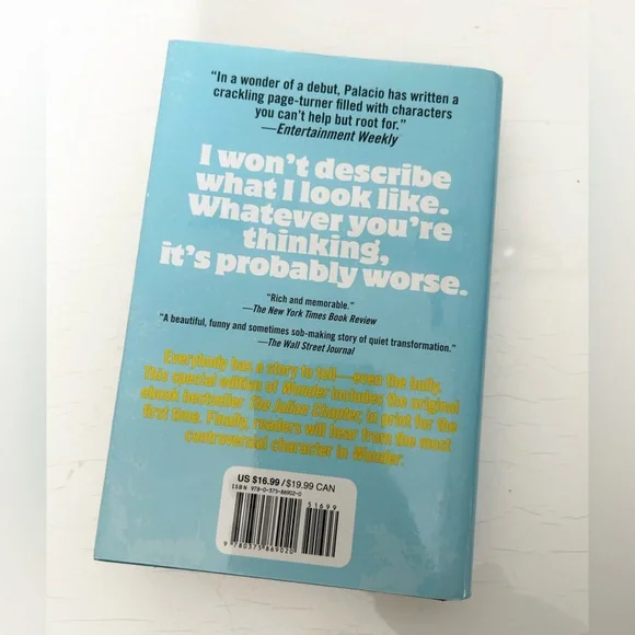 Wonder by R.J. Palacio Hardcover Chapter Book - Picture 3 of 3